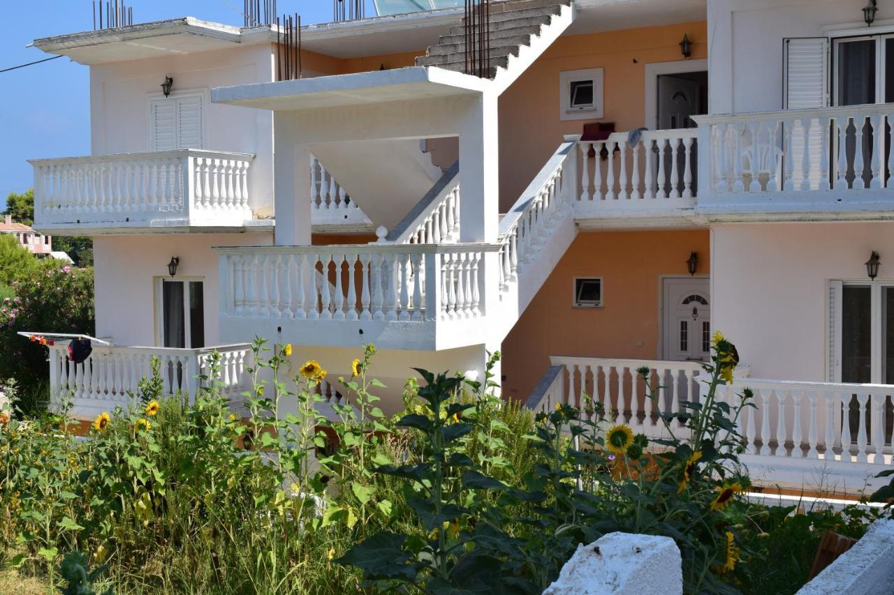 Red Sun Apartments アモウディ エクステリア 写真